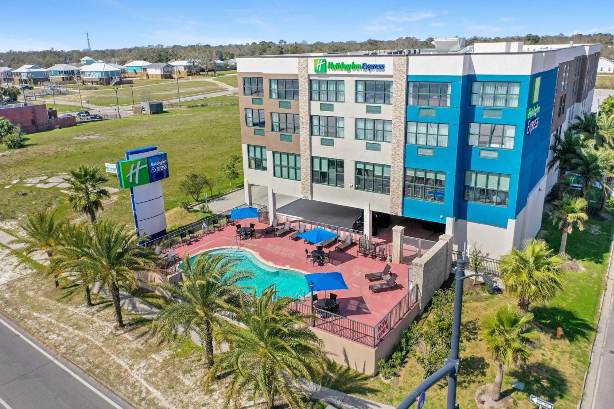 Holiday Inn Express - Gulfport Beach By Ihg Exterior photo
