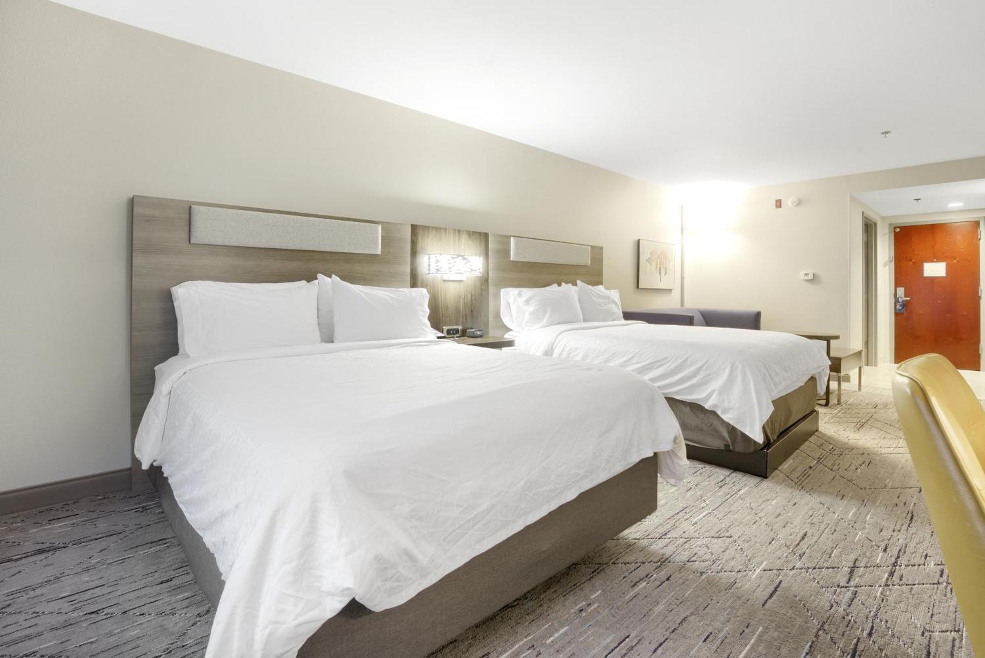 Holiday Inn Express - Gulfport Beach By Ihg Exterior photo