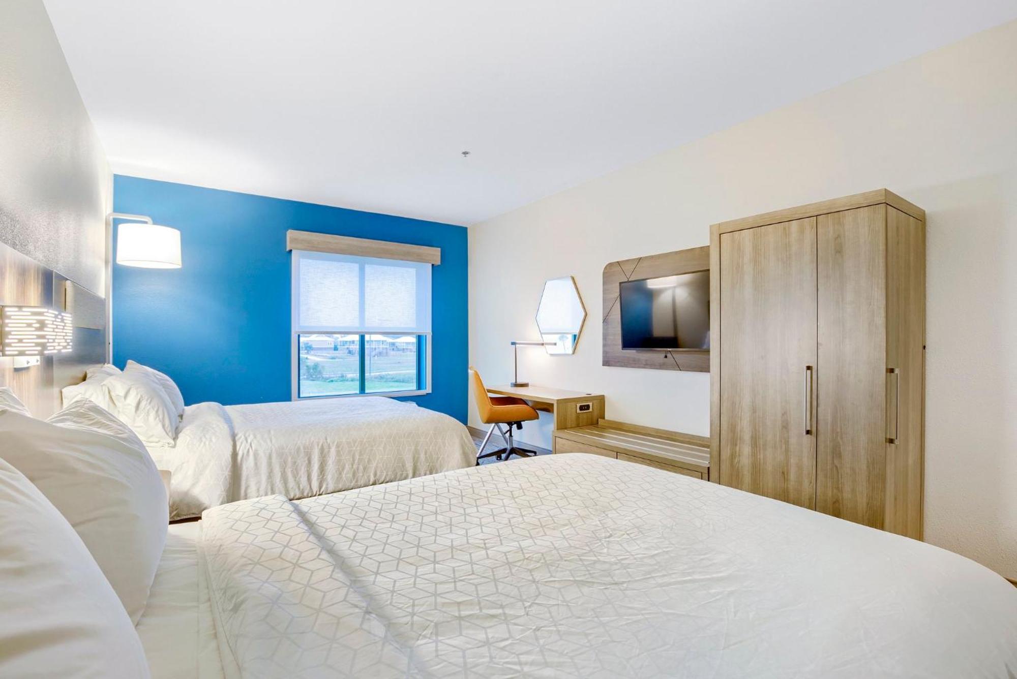 Holiday Inn Express - Gulfport Beach By Ihg Exterior photo